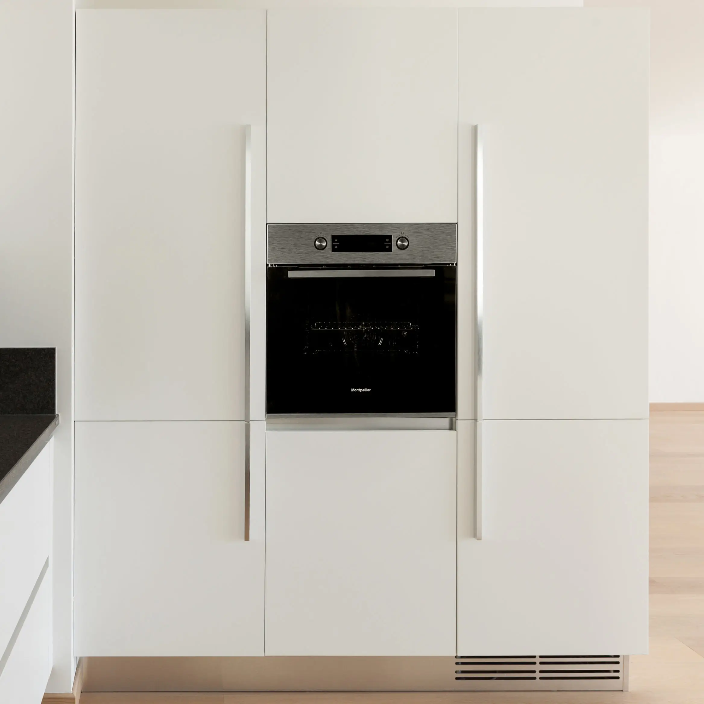Montpellier MMFSO70SS Built-In 70L Multi-Function Single Oven – Stainless Steel & Black Glass | Brand New & Boxed - Image 3